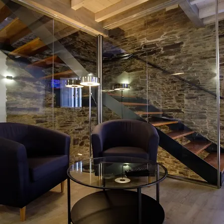 Domus Gallery 招待所 3*